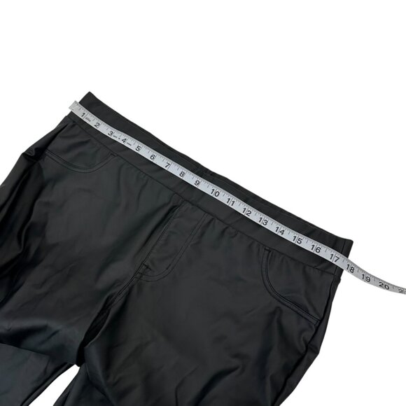 Torrid Black Faux Leather Stretch Jegging Pant Women SZ 2 High-Rise Back Pockets - Picture 5 of 11